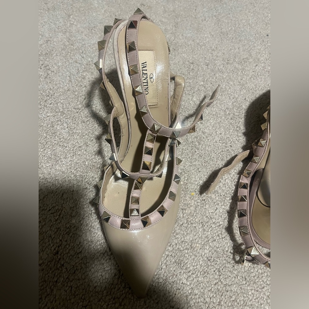 Valentino Garavani Rockstud Slingback Heels - Picture 7 of 16